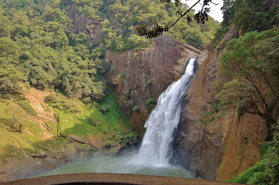 Wodospad Dunhinda, leżący około 5km od wsi Badulla. Sri Lanka