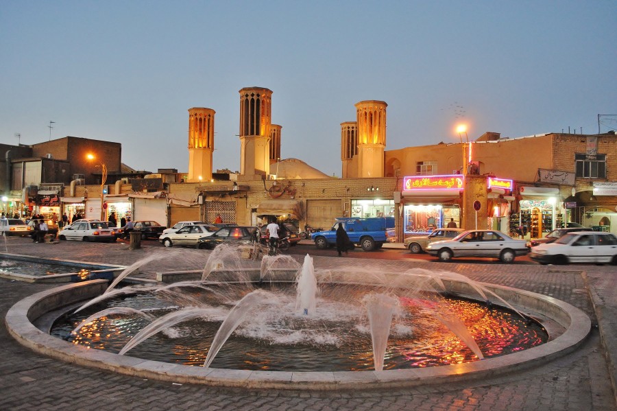 Stare miasto Yazd, i 'łapacze wiatru'. Iran.