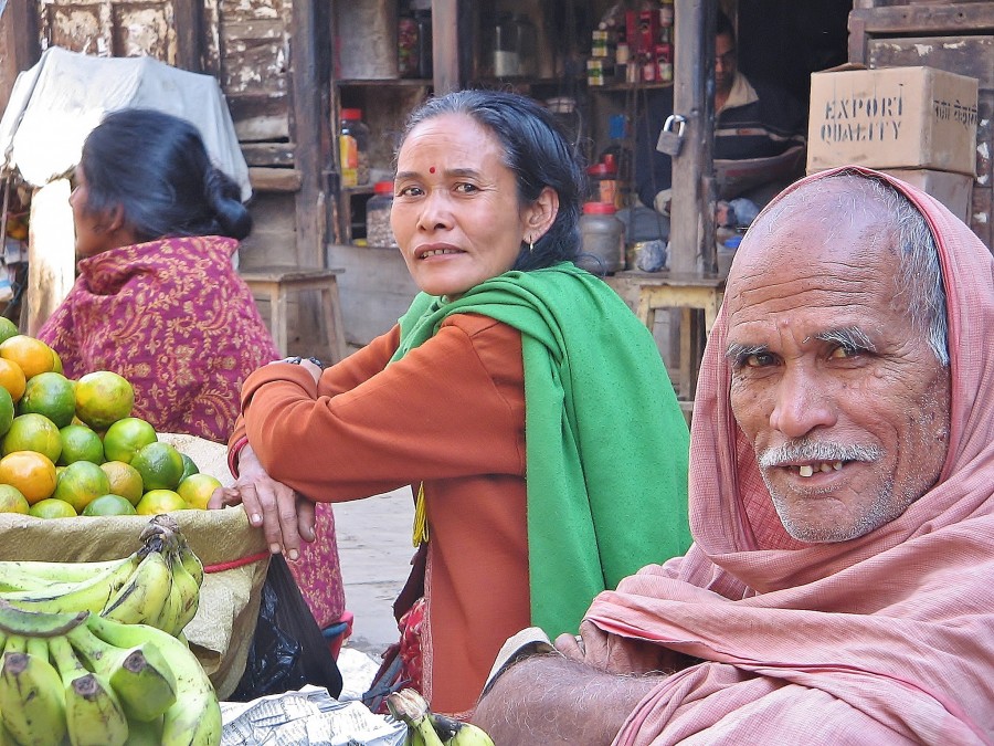 Ludzie na bazarze w Kathmandu. Nepal.