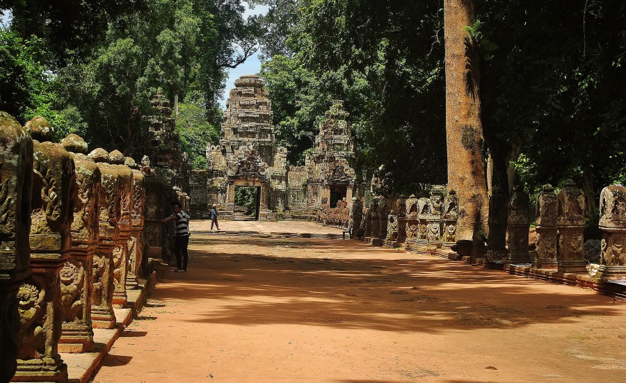 , Expedition to Cambodia 2012, Compass Travel Guide