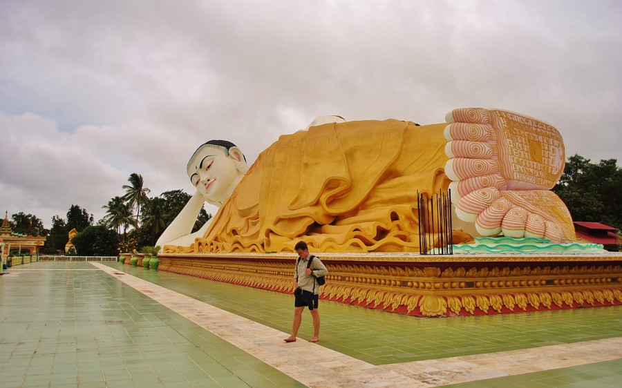 Mya Tha Lyaung, Leżący Budda. Bago, Birma.