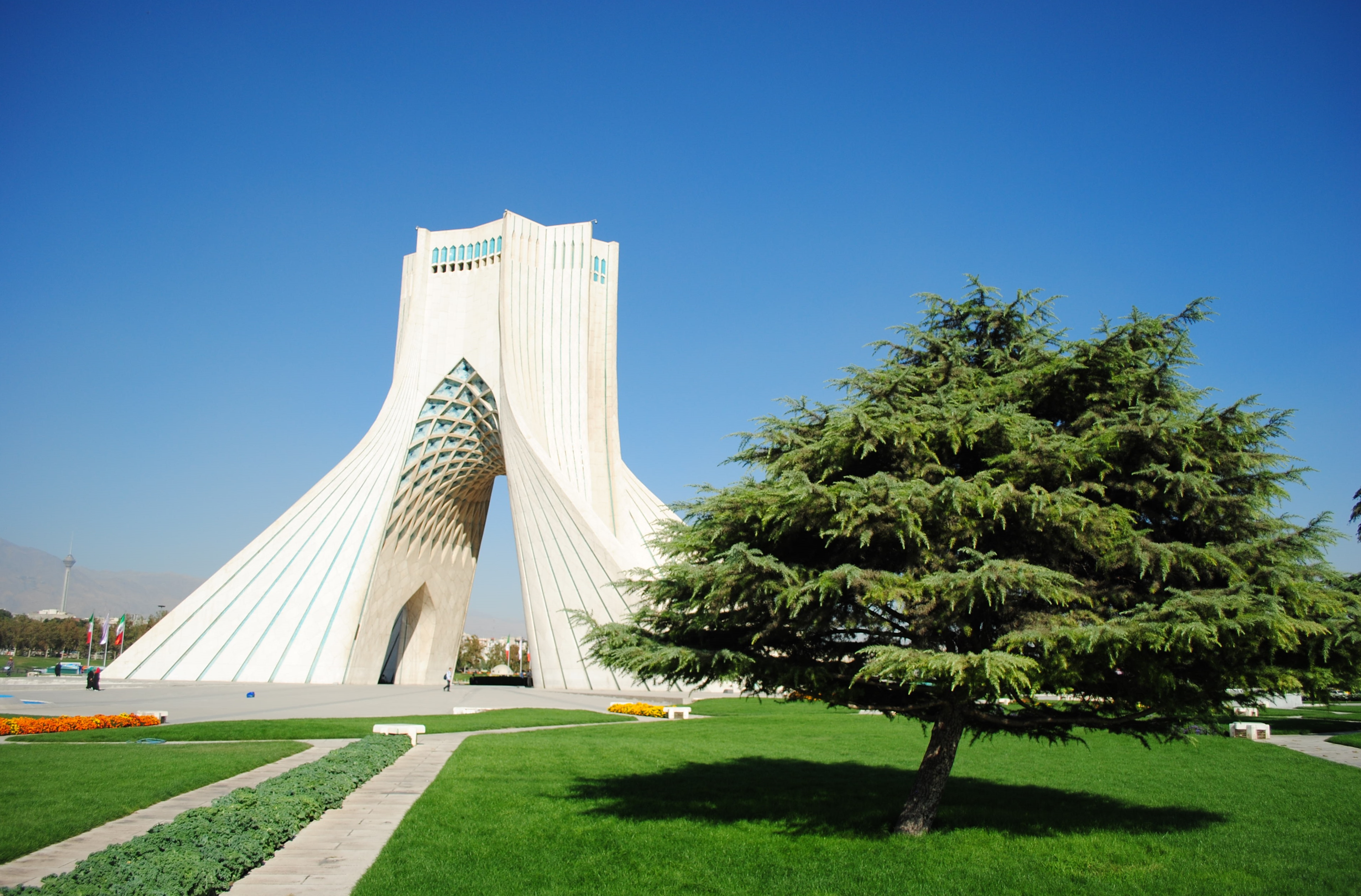 Iran; Teheran - Wieża Azadi.