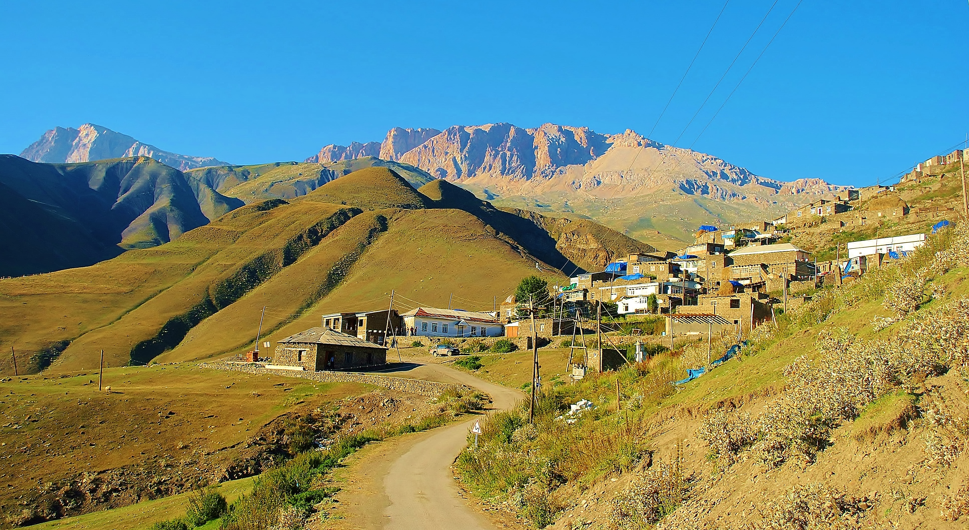 Azerbejdżan - wioska Xinaliq leżąca na wysokości 2350m n.p.m.