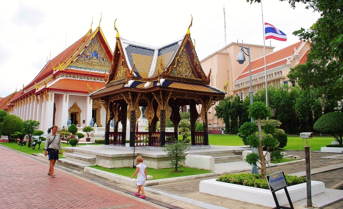 W świątyni Wat Phra Kaew w Bangkoku.
