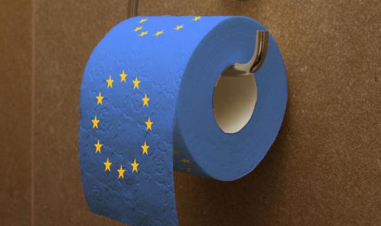 Flaga Unii Europejskiej. Papier toaletowy.