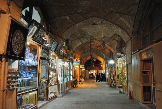 Tradycyjny bazar w Iranie.