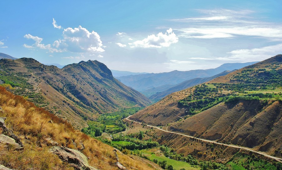 Malowniczy górski krajobraz Armenii. Prowincja Vayots Dzor.
