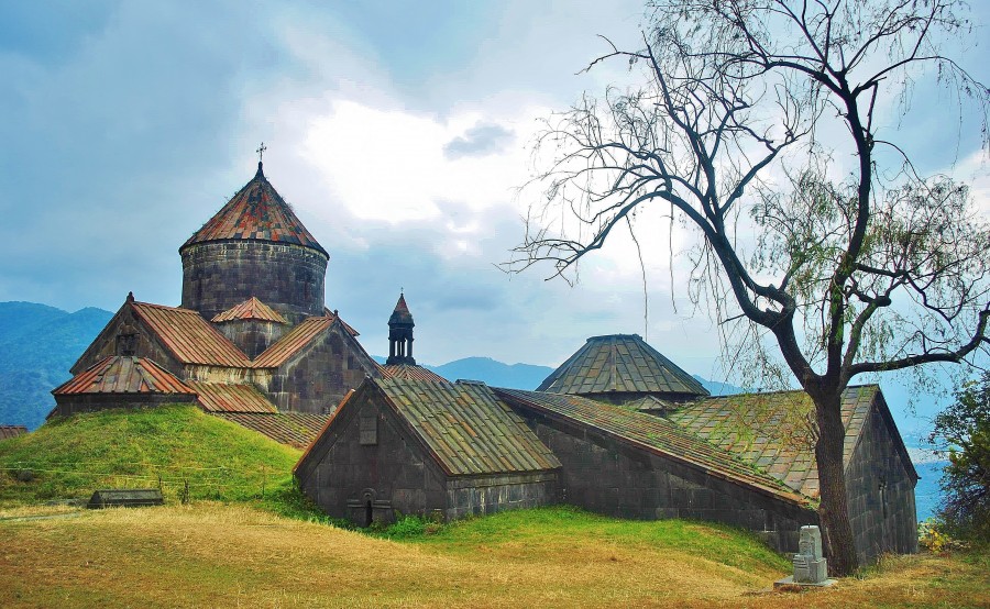 Piękny, nastrojowy kościół Haghpat, niedaleko miasta Alaverdi. Armenia.
