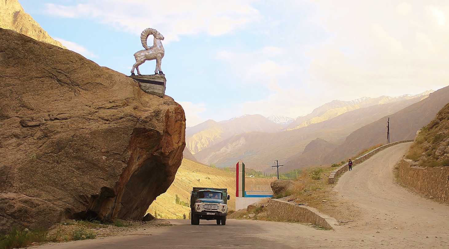 , Tadżykistan, Kompas Travel