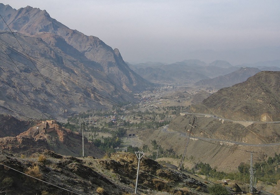 Widok na góry Afganistanu, z Pakistanu.