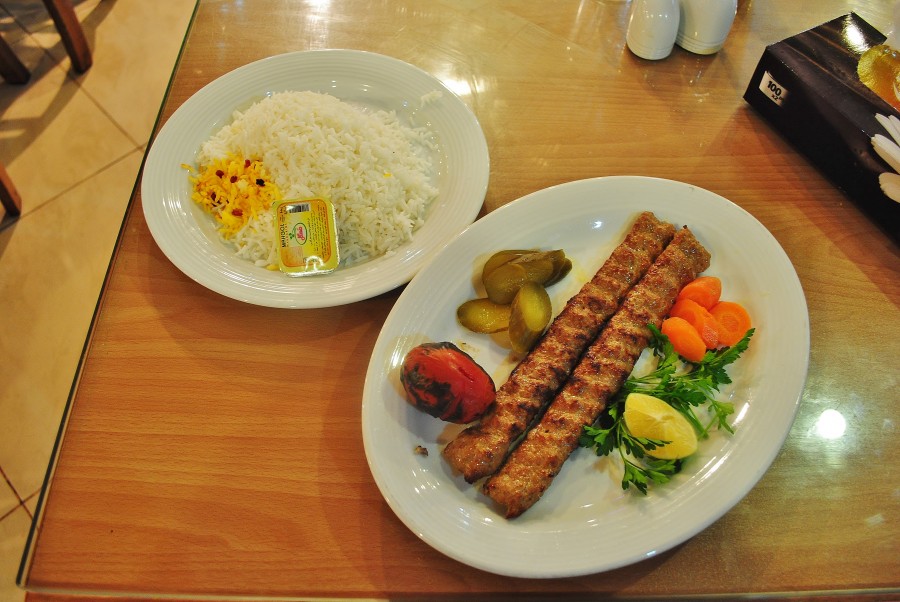 Tradycyjne perskie jedzenie.