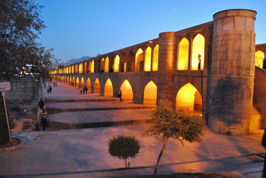 Most Allahverdy Khan w Esfahan, w Iranie.