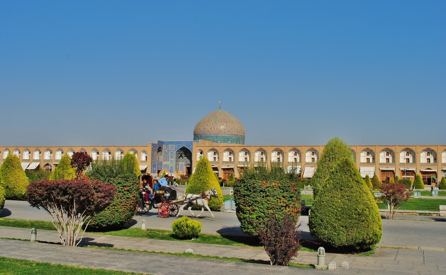Stare Esfahan i plac Imam Ali. Tu znajduje się historia i kultura Persji, oraz najciekawsze obiekty dla turystów.