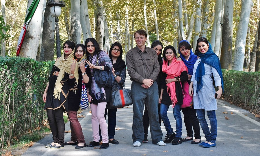 Iranki są pięknymi kobietami a także miłymi w rozmowie. Przesyłam serdeczne życzenia.