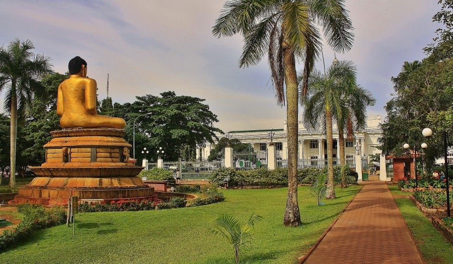 Park Viharamahadevi. Niegdyś Park Victorii. Ogrody Cynamonowe. Colombo. Sri Lanka.