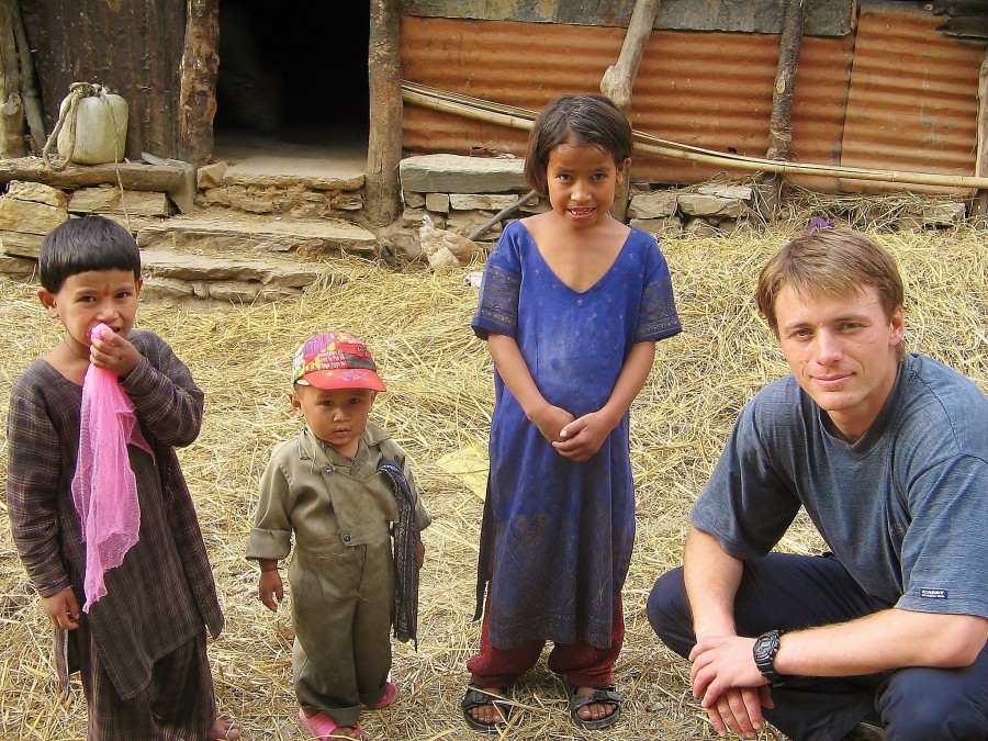 Z nepalskimi dziećmi po przyjeździe z Indii. Nepal.