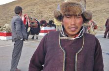 Tybet - człowiek na szlaku.