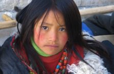 Tybet - dziewczynka.