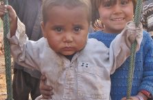 Pakistan - dziecko w obozie uchodźców afgańskich.