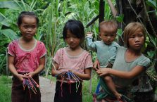 Laos - dzieci z wioski Hmong.