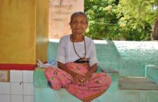 Birma - stara kobieta.