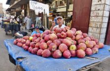 Liban - sprzedawca jabłek.