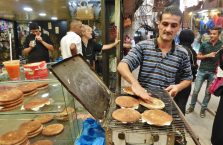 Liban - sprzedawca kanapek.