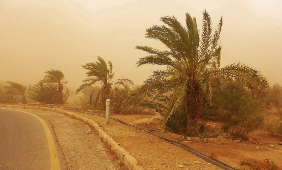 Burza piaskowa w Jordanii.