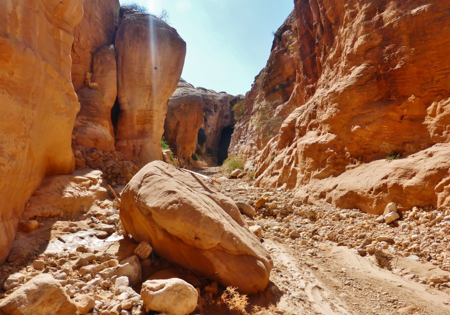 Jordan; the secret red canyon leading to Petra, thanks to which I got into Petra for free.