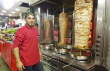 Palestyna - sprzedawca kebabów.