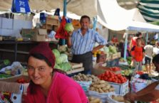 Kazachstan - kobieta na bazarze.
