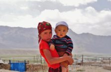 Tadżykistan - rodzeństwo, jak się domyślam.