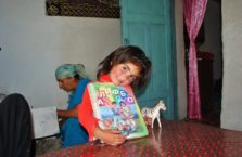 Tadżykistan - dziewczynka.