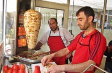 Turcja - sprzedawca kebabów.