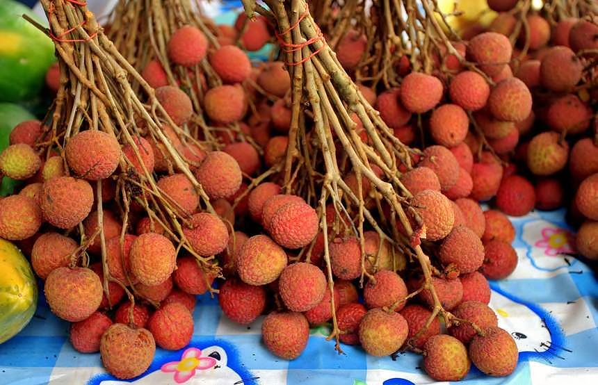 Lychee at a bazaar in Asia.